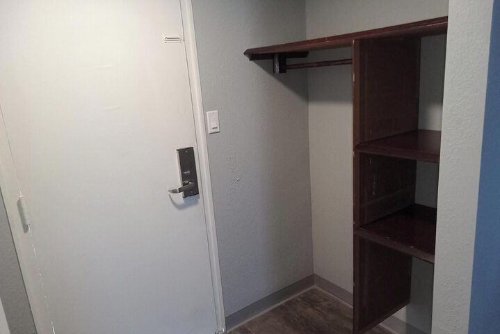Room 19 of 44
