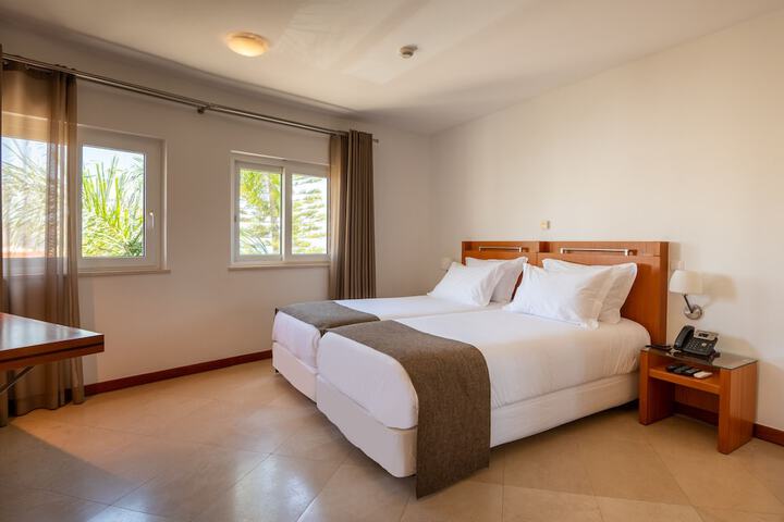 Room 19 of 171