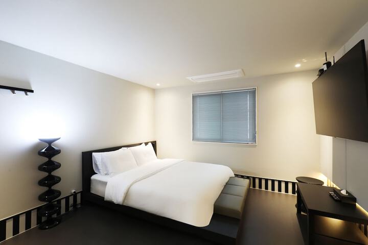 Room 5 of 40