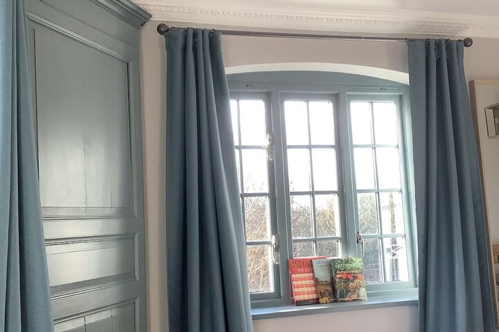 Room 27 of 48