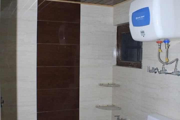 Room 5 of 12