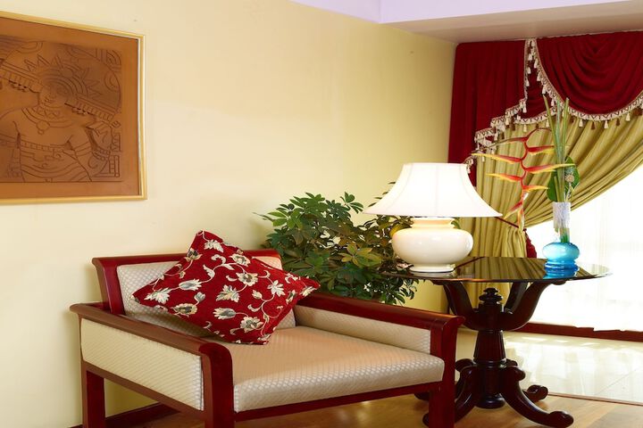 Room 5 of 43