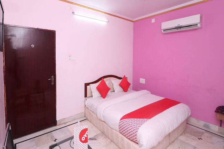 Room 9 of 27