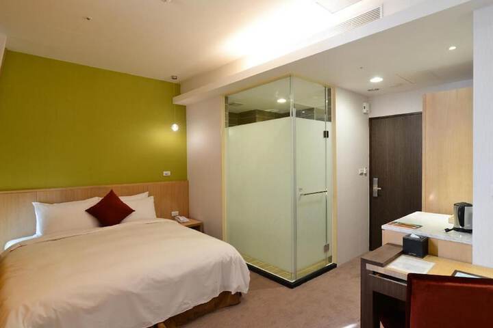 Room 14 of 46