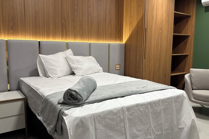 Room 6 of 17