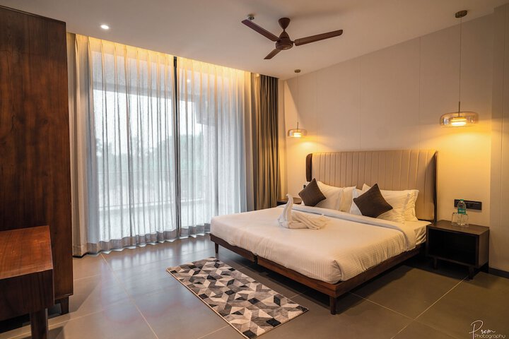 Room 3 of 9