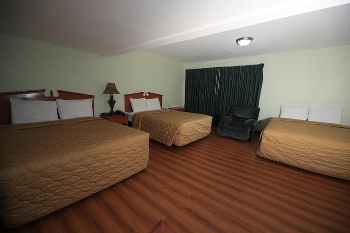 Room 21 of 28
