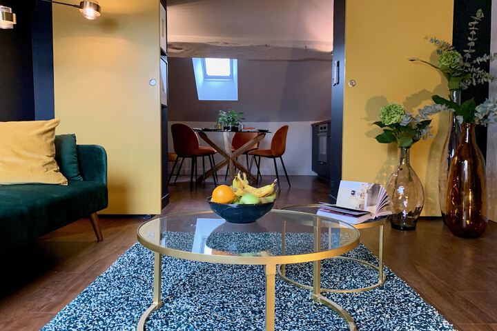 Room 10 of 19
