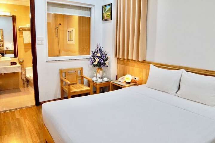 Room 13 of 25