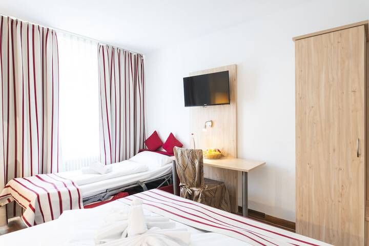 Room 10 of 63