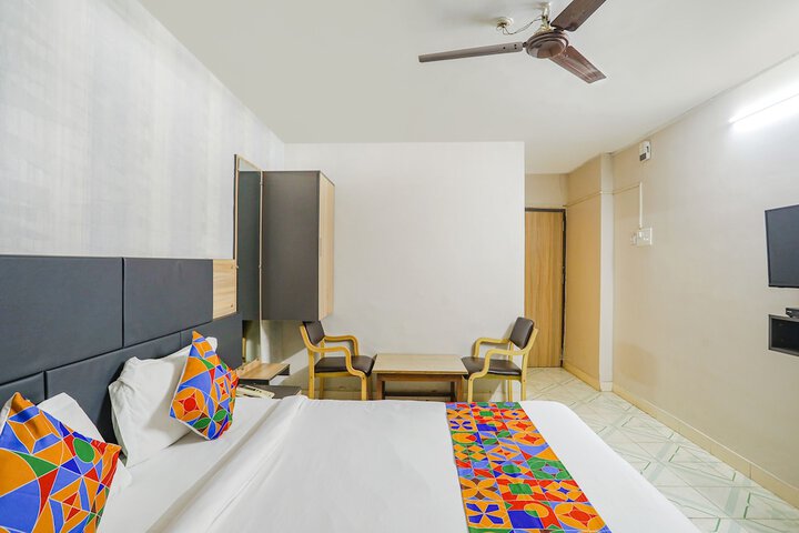 Room 17 of 28