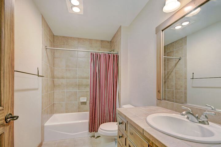 Room 115 of 180