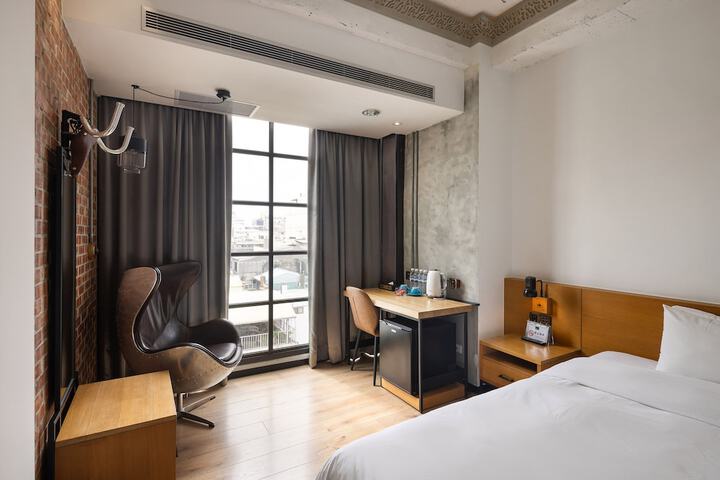 Room 63 of 151