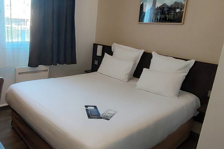 Room 10 of 58