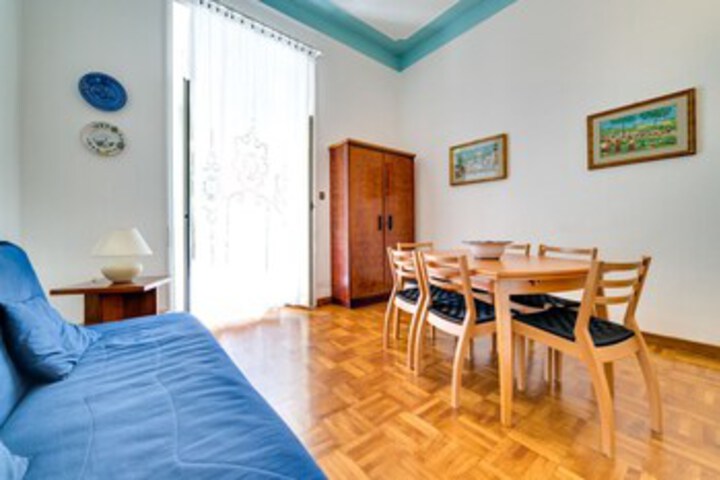 Room 12 of 18