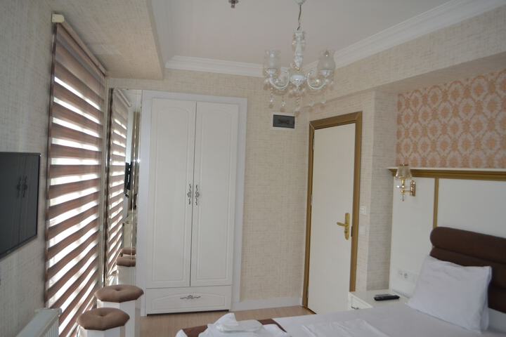 Room 4 of 21