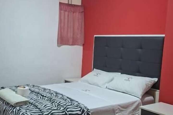 Room 13 of 20