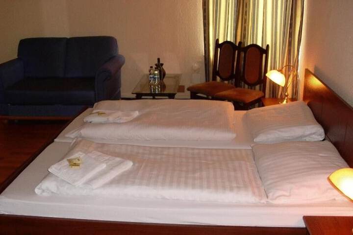 Room 14 of 24
