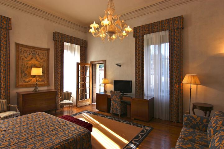 Room 83 of 175