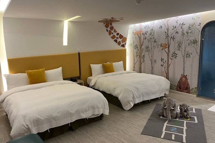Room 46 of 82
