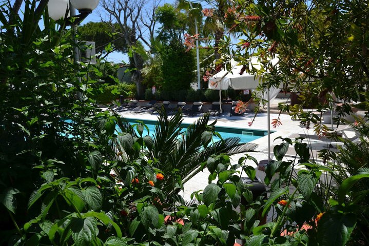 Pools & Facilities