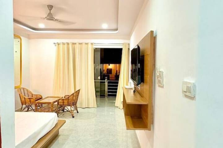 Room 9 of 48