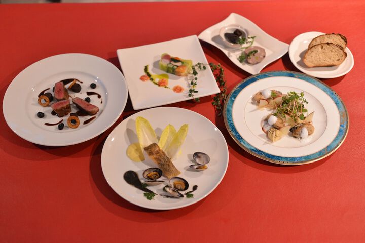 Dining 79 of 101