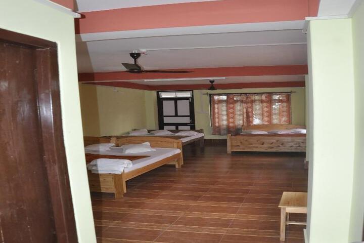 Room 4 of 6