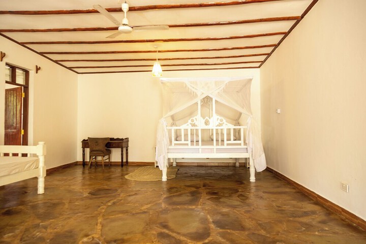 Room 8 of 15