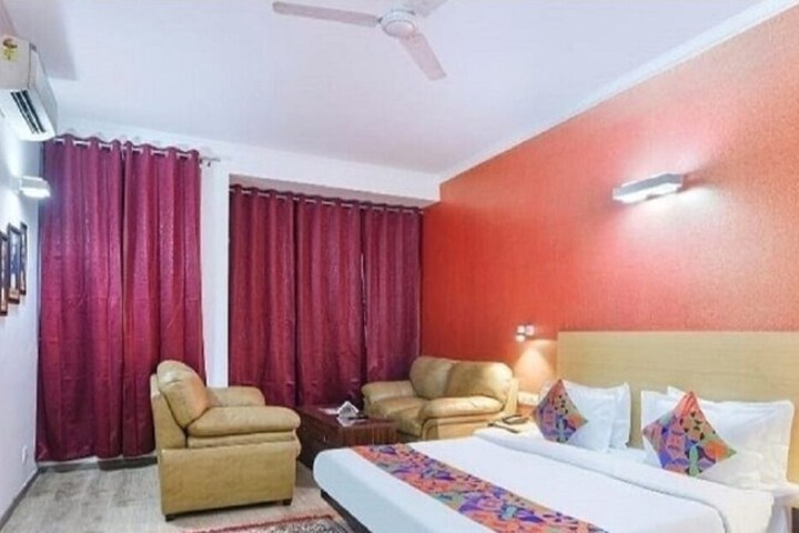 Room 8 of 27