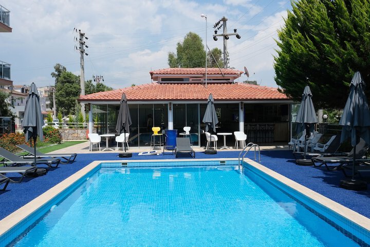 Pool 37 of 64