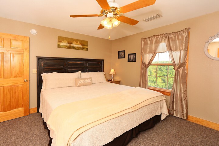 Room 2 of 38
