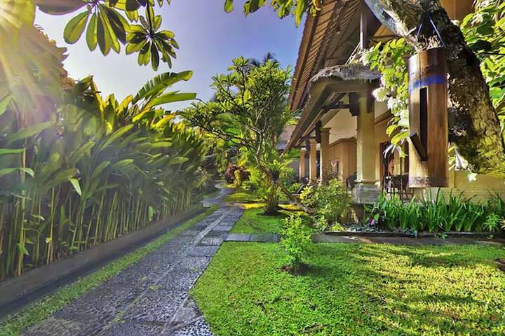 Hotel Exterior 49 of 49