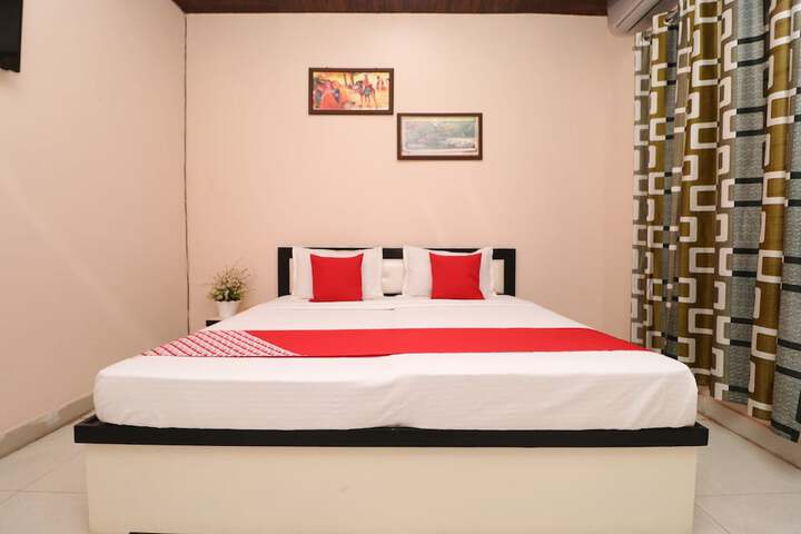 Room 16 of 25