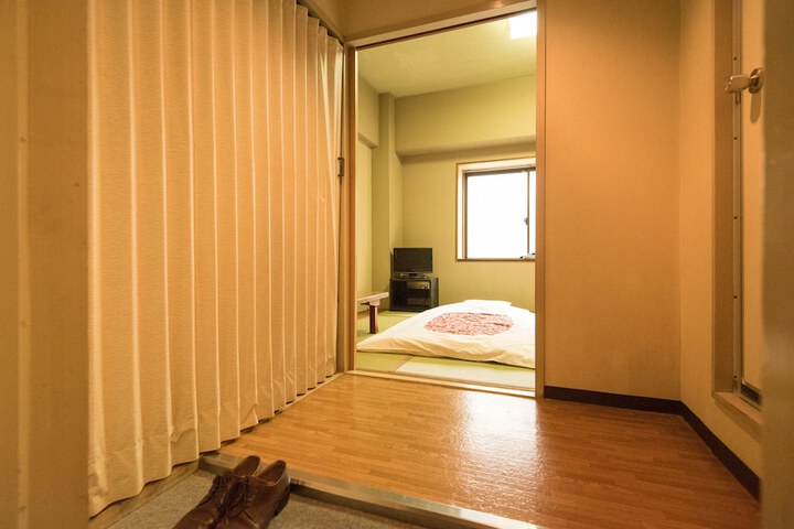 Room 13 of 39