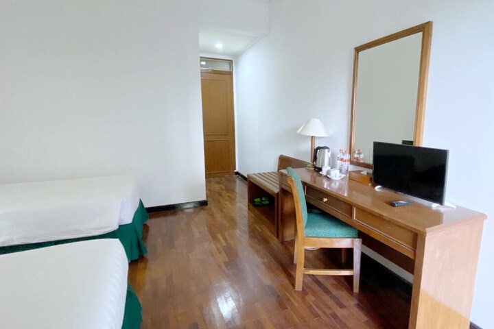Room 12 of 53