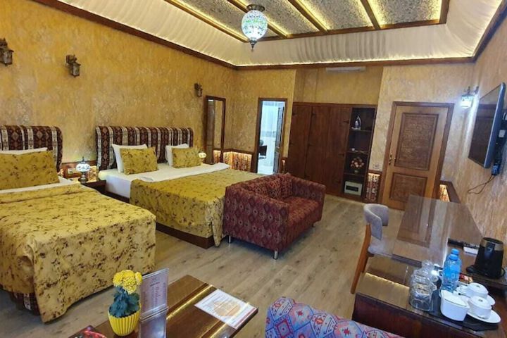 Room 23 of 140