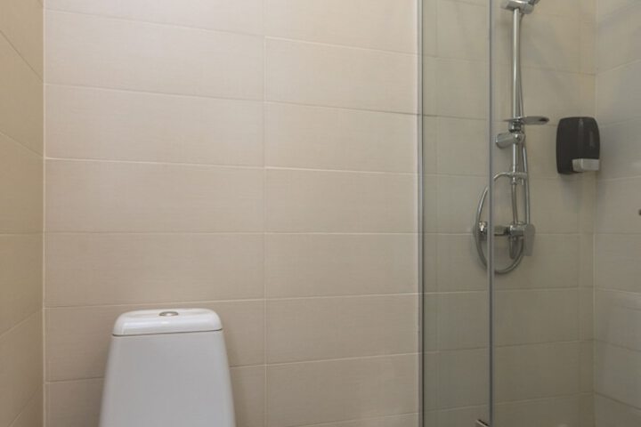 Room 62 of 106