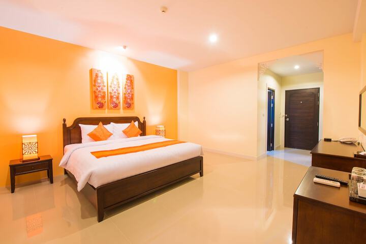 Room 5 of 50
