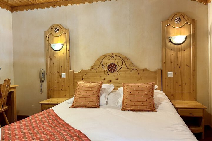 Room 28 of 153