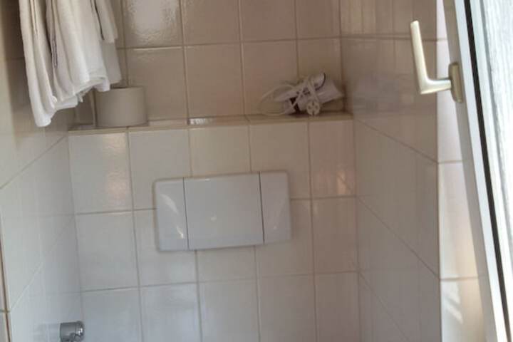 Room 15 of 39