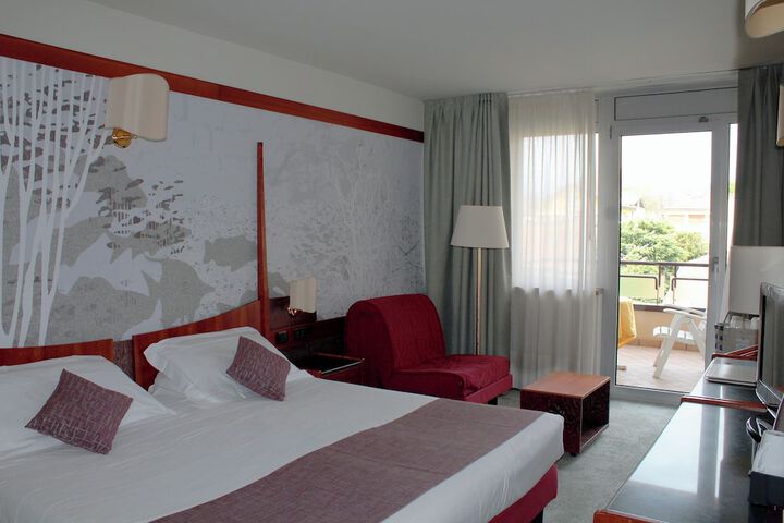 Room 16 of 52