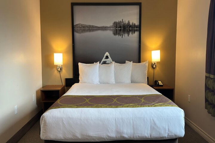 Room 15 of 34