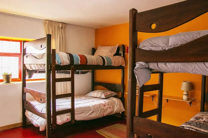 Room 4 of 12