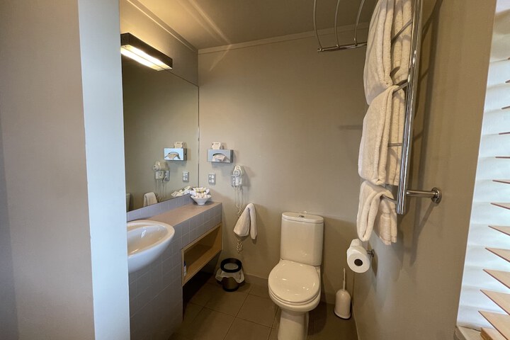 Room 34 of 66