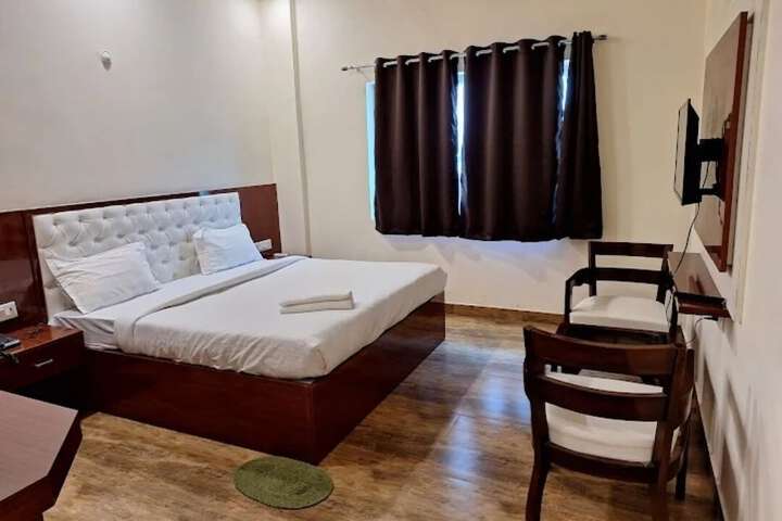Room 4 of 11