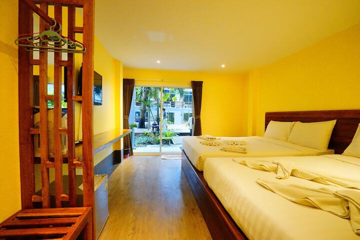 Room 10 of 93