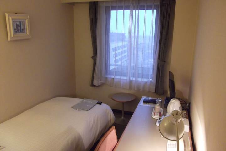 Room 6 of 45