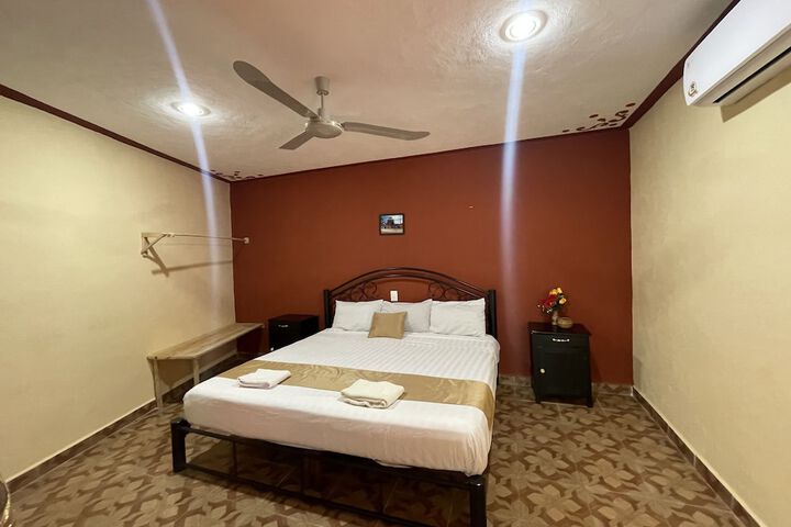 Room 16 of 28