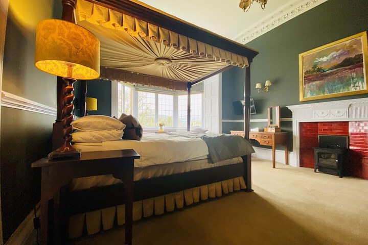 Room 13 of 52